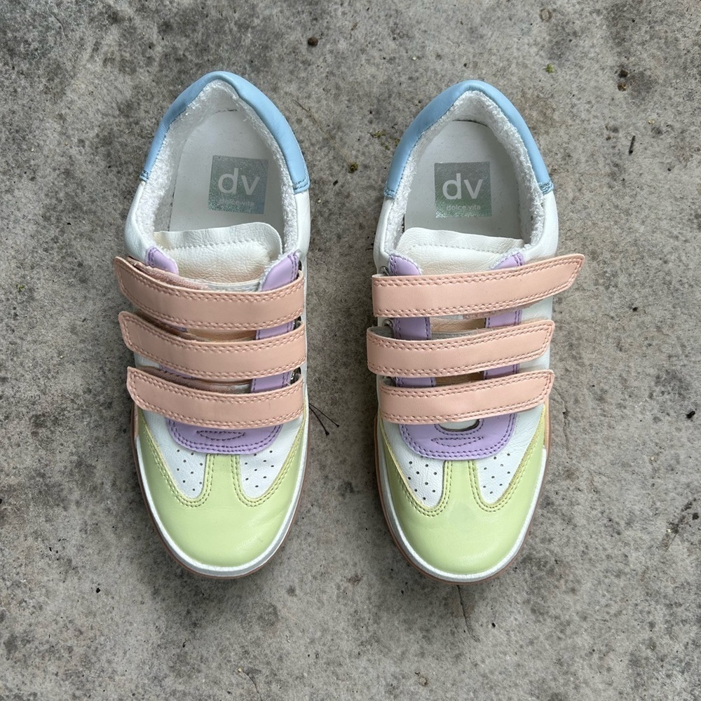Dolce Vita Retro Harmony Velcro sneakers, size 6